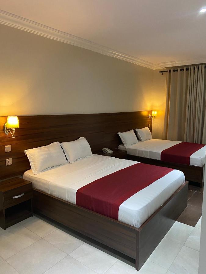Posh Hotel And Suites Victoria Island Лагос Екстериор снимка