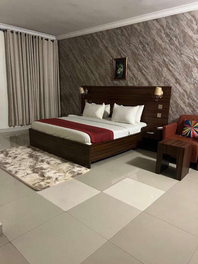 Posh Hotel And Suites Victoria Island Лагос Екстериор снимка