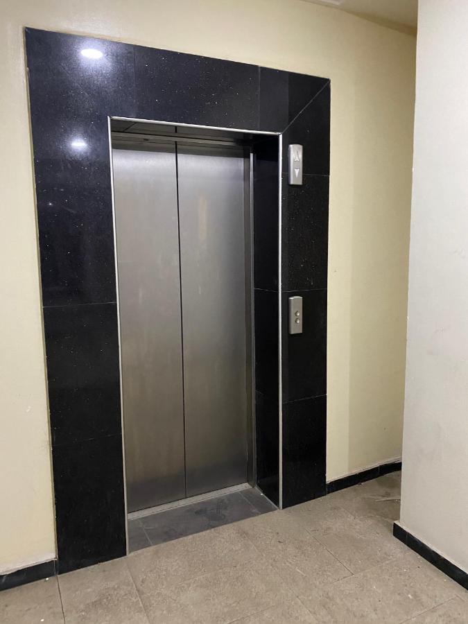 Posh Hotel And Suites Victoria Island Лагос Екстериор снимка