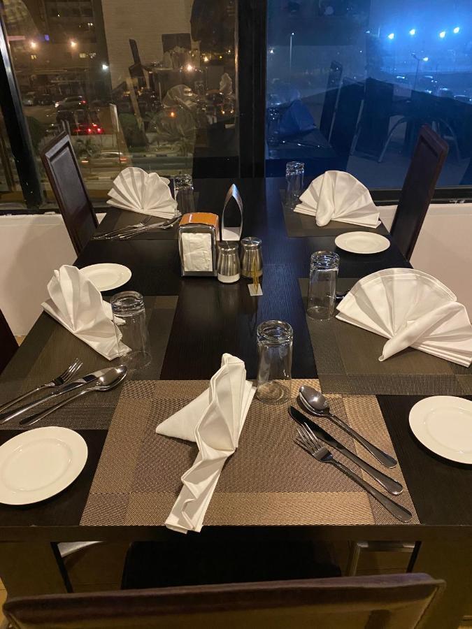 Posh Hotel And Suites Victoria Island Лагос Екстериор снимка