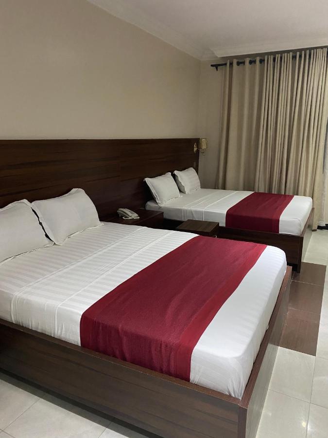 Posh Hotel And Suites Victoria Island Лагос Екстериор снимка