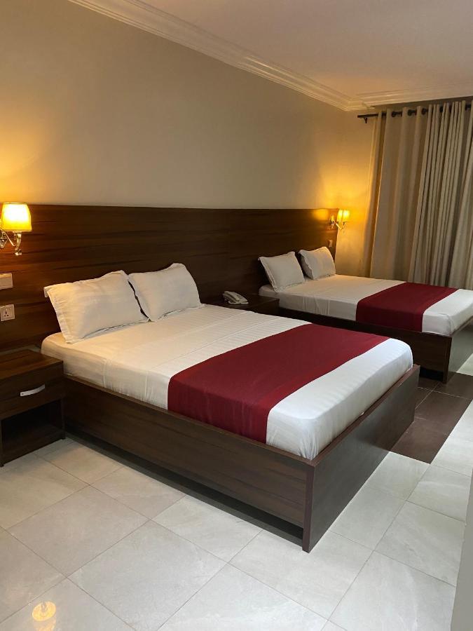 Posh Hotel And Suites Victoria Island Лагос Екстериор снимка